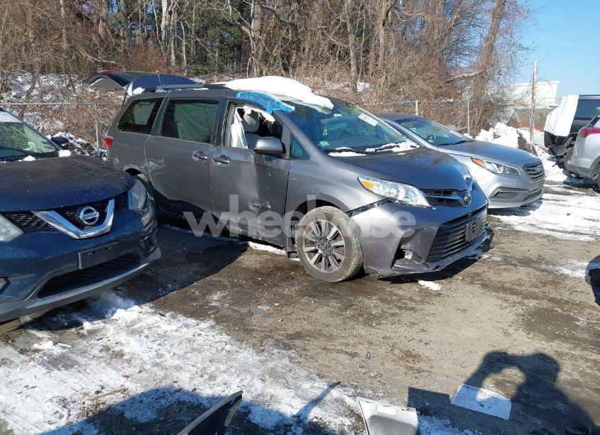 Photo 3 of 2018 Toyota Sienna LE 7 PASSENGER (VIN 5TDJZ3DC1JS201842)