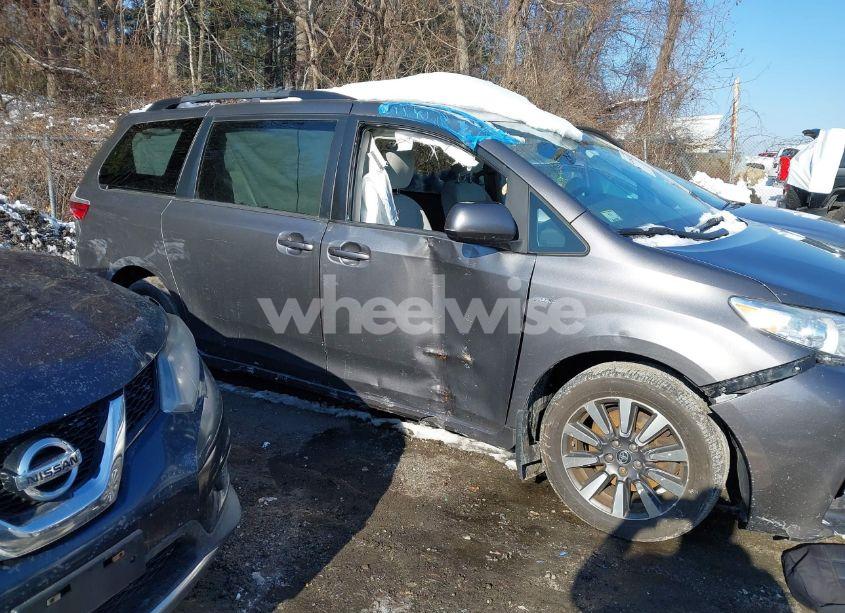 Photo 6 of 2018 Toyota Sienna LE 7 PASSENGER (VIN 5TDJZ3DC1JS201842)