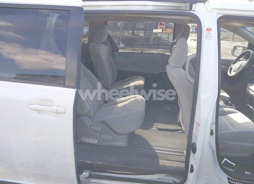 Photo 8 of 2017 Toyota Sienna LE 7 PASSENGER (VIN 5TDJZ3DC2HS158476)