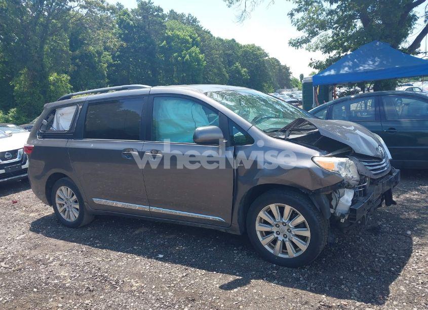 Photo 13 of 2017 Toyota Sienna LE 7 PASSENGER (VIN 5TDJZ3DC2HS171132)