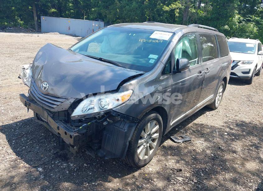 Photo 2 of 2017 Toyota Sienna LE 7 PASSENGER (VIN 5TDJZ3DC2HS171132)