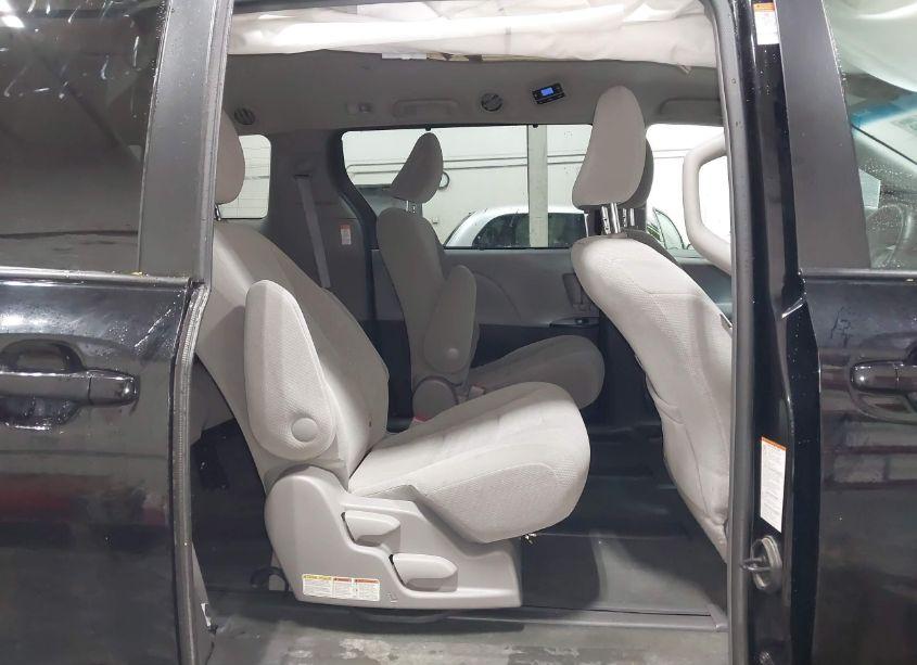 Photo 8 of 2017 Toyota Sienna LE 7 PASSENGER (VIN 5TDJZ3DC3HS170863)