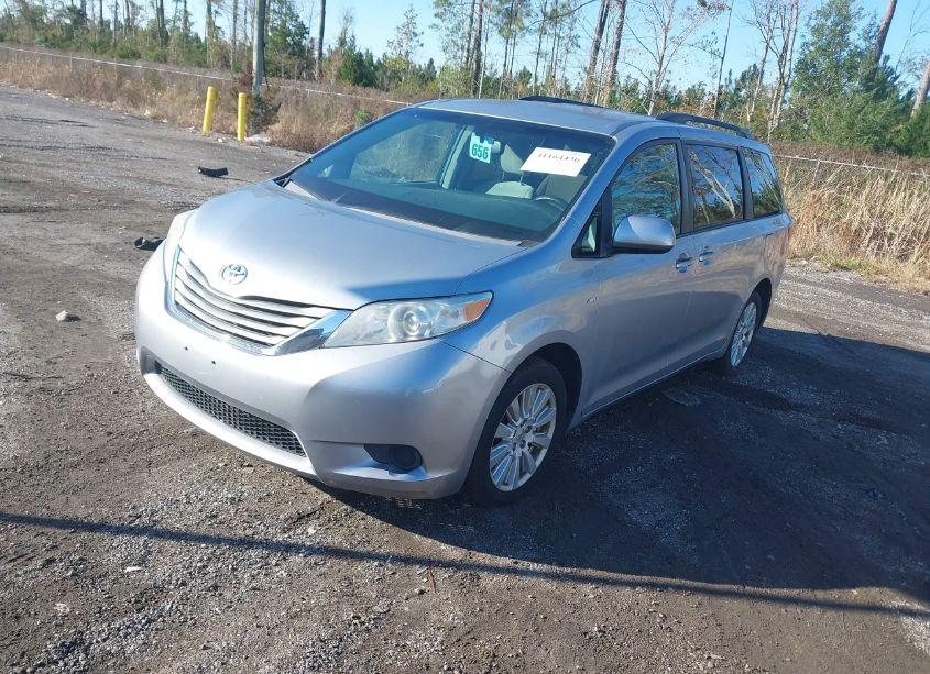 Photo 2 of 2017 Toyota Sienna LE 7 PASSENGER (VIN 5TDJZ3DC3HS181877)