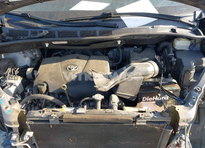 Photo 10 of 2018 Toyota Sienna LE 7 PASSENGER (VIN 5TDJZ3DC3JS190746)