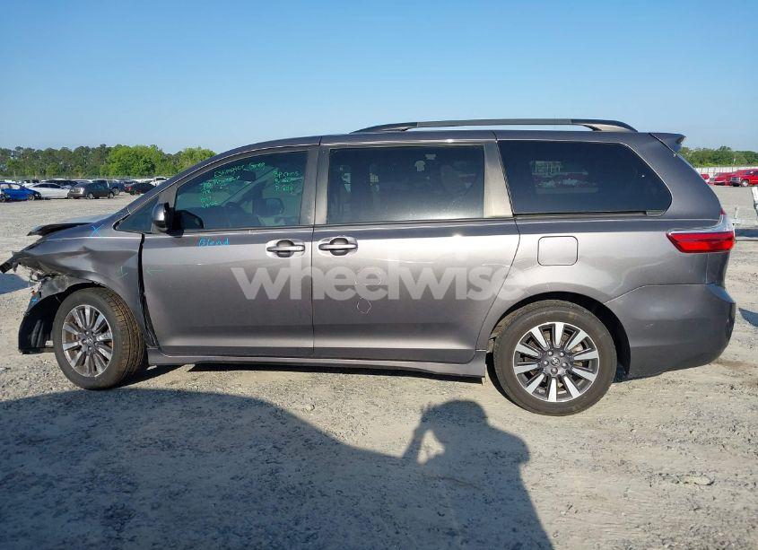 Photo 15 of 2018 Toyota Sienna LE 7 PASSENGER (VIN 5TDJZ3DC3JS190746)