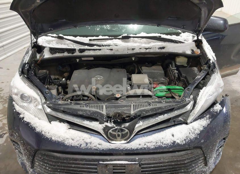 Photo 10 of 2018 Toyota Sienna LE 7 PASSENGER (VIN 5TDJZ3DC3JS206783)