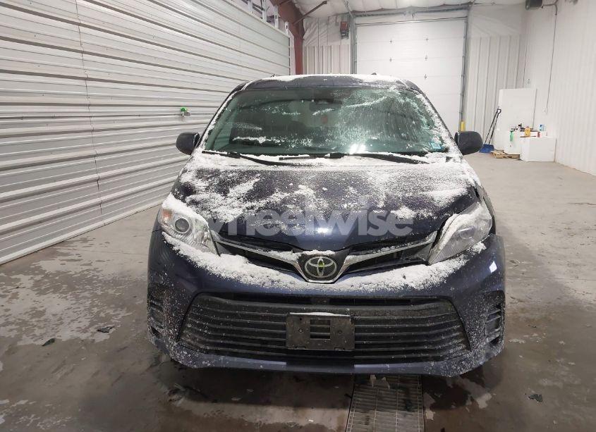 Photo 12 of 2018 Toyota Sienna LE 7 PASSENGER (VIN 5TDJZ3DC3JS206783)