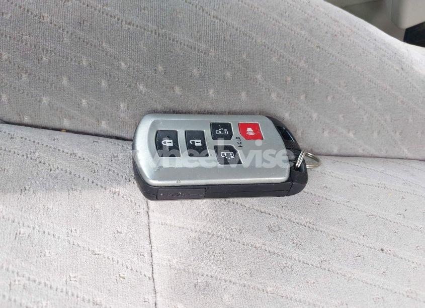 Photo 11 of 2019 Toyota Sienna LE 7 PASSENGER (VIN 5TDJZ3DC3KS219602)