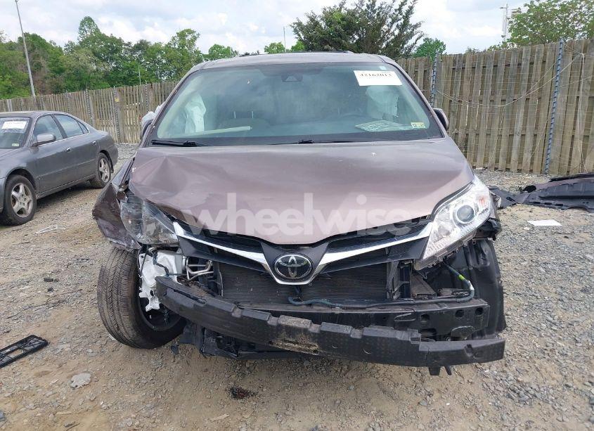 Photo 13 of 2019 Toyota Sienna LE 7 PASSENGER (VIN 5TDJZ3DC3KS219602)