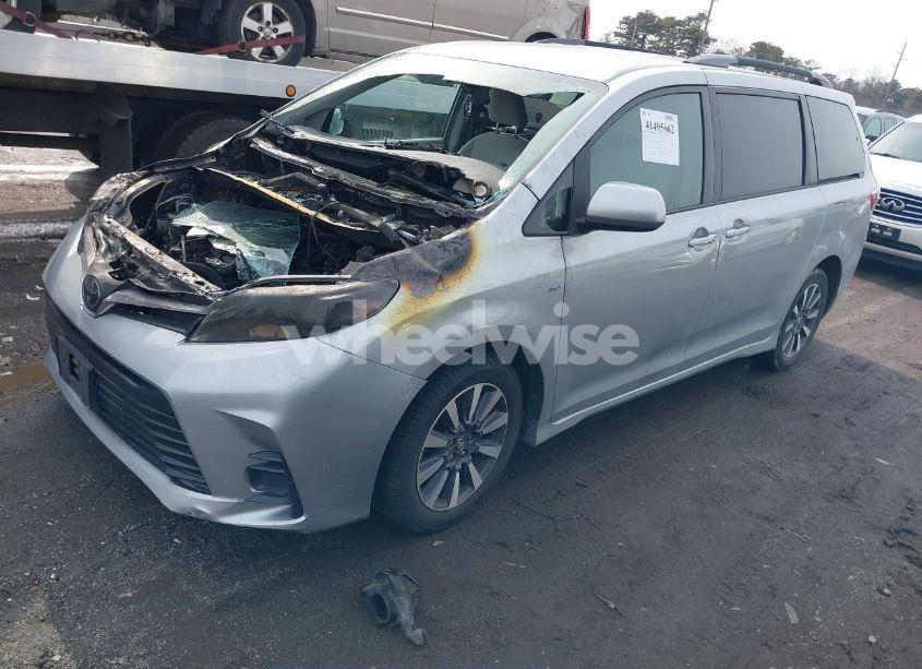 Photo 2 of 2019 Toyota Sienna LE 7 PASSENGER (VIN 5TDJZ3DC3KS226551)