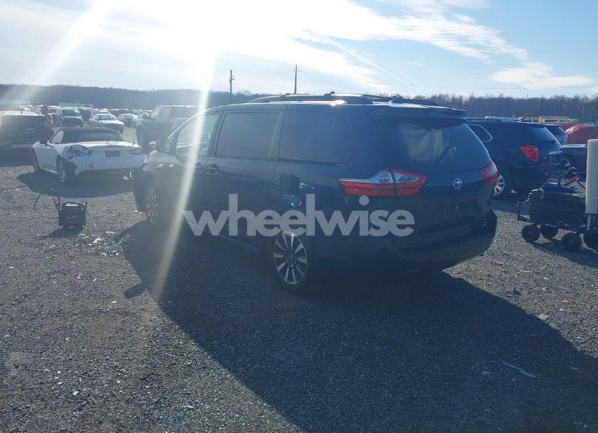 Photo 3 of 2018 Toyota Sienna LE 7 PASSENGER (VIN 5TDJZ3DC4JS189041)