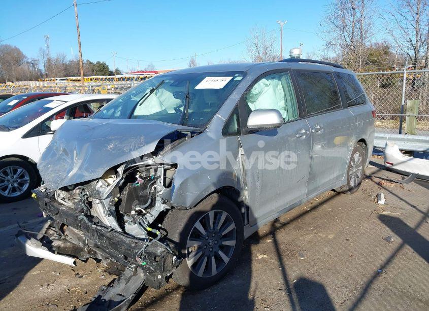 Photo 2 of 2019 Toyota Sienna LE 7 PASSENGER (VIN 5TDJZ3DC4KS221245)