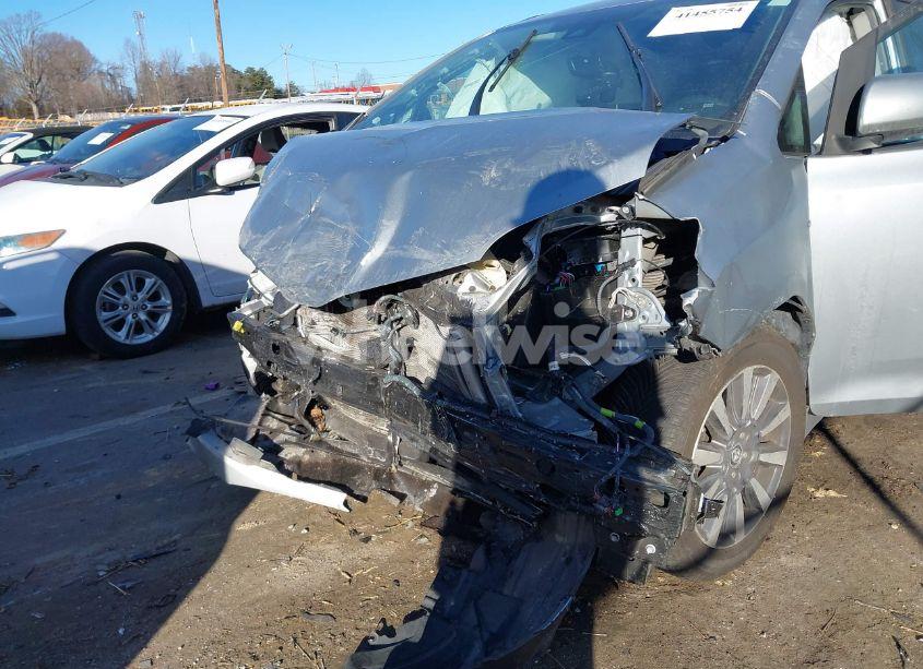 Photo 6 of 2019 Toyota Sienna LE 7 PASSENGER (VIN 5TDJZ3DC4KS221245)