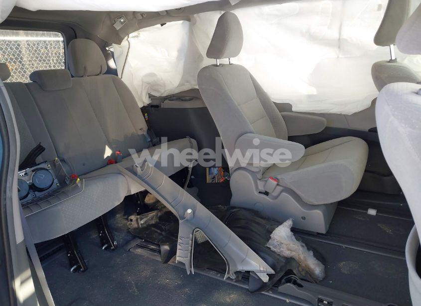 Photo 8 of 2019 Toyota Sienna LE 7 PASSENGER (VIN 5TDJZ3DC4KS221245)