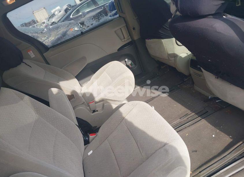 Photo 8 of 2017 Toyota Sienna LE 7 PASSENGER (VIN 5TDJZ3DC5HS158746)