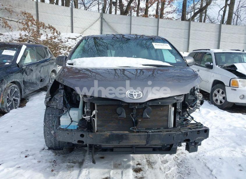 Photo 13 of 2017 Toyota Sienna LE 7 PASSENGER (VIN 5TDJZ3DC5HS173134)