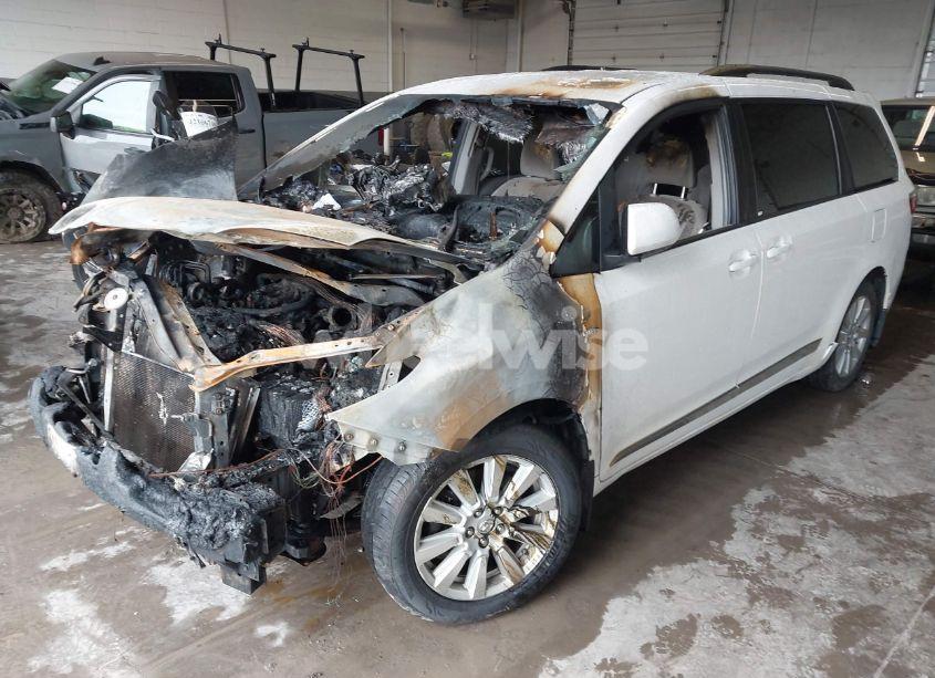 Photo 2 of 2017 Toyota Sienna LE 7 PASSENGER (VIN 5TDJZ3DC5HS180200)