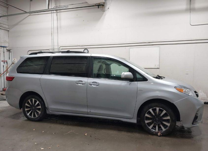 Photo 14 of 2018 Toyota Sienna LE 7 PASSENGER (VIN 5TDJZ3DC5JS194586)