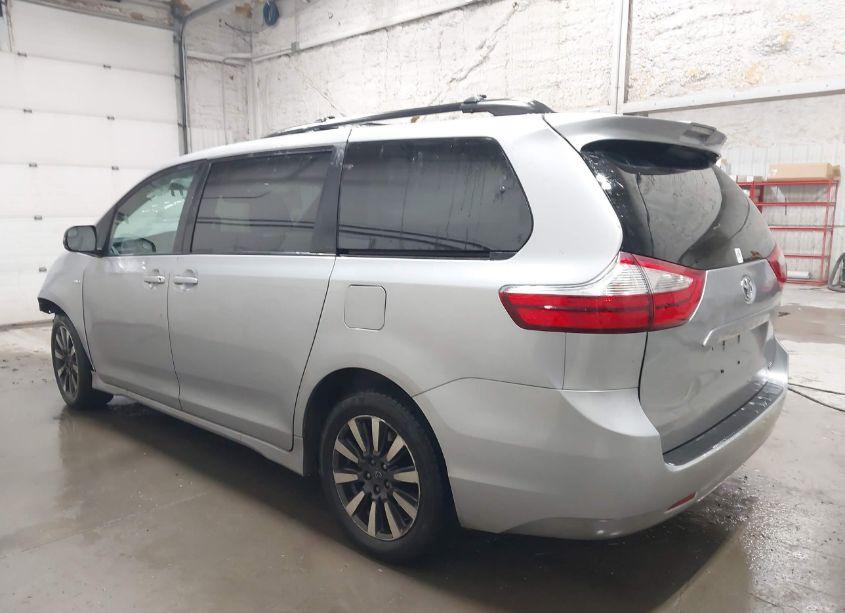 Photo 15 of 2018 Toyota Sienna LE 7 PASSENGER (VIN 5TDJZ3DC5JS194586)