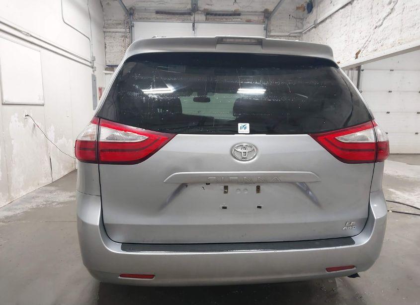Photo 17 of 2018 Toyota Sienna LE 7 PASSENGER (VIN 5TDJZ3DC5JS194586)
