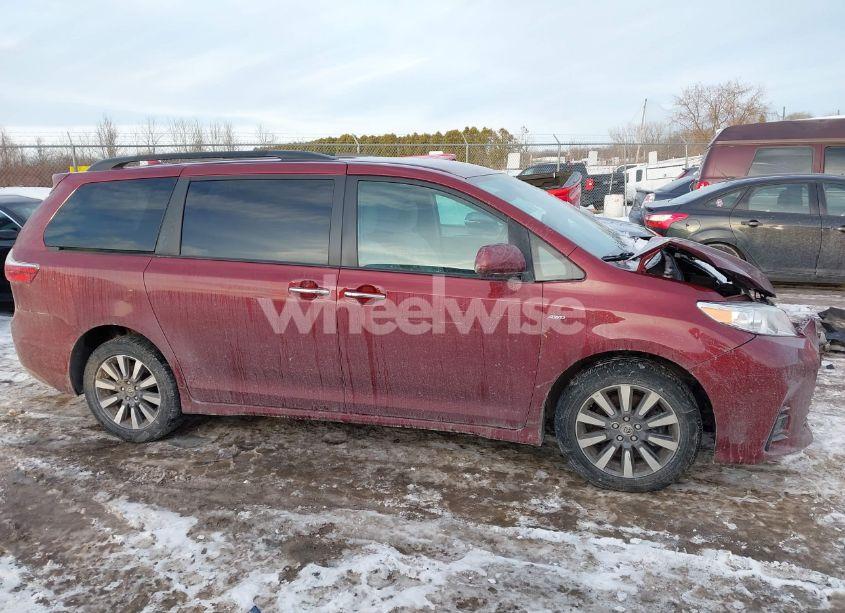 Photo 13 of 2020 Toyota Sienna LE (VIN 5TDJZ3DC6LS240400)