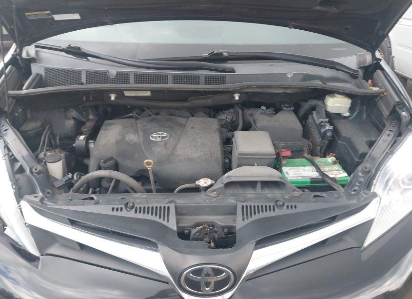 Photo 10 of 2018 Toyota Sienna LE 7 PASSENGER (VIN 5TDJZ3DC7JS192189)
