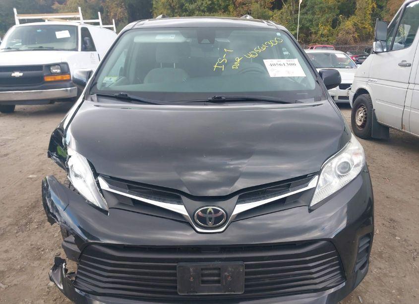 Photo 12 of 2018 Toyota Sienna LE 7 PASSENGER (VIN 5TDJZ3DC7JS192189)