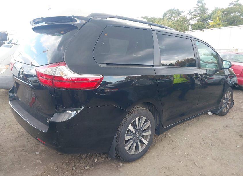 Photo 4 of 2018 Toyota Sienna LE 7 PASSENGER (VIN 5TDJZ3DC7JS192189)