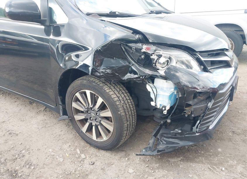 Photo 6 of 2018 Toyota Sienna LE 7 PASSENGER (VIN 5TDJZ3DC7JS192189)