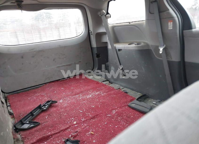 Photo 8 of 2017 Toyota Sienna LE 7 PASSENGER (VIN 5TDJZ3DC8HS160748)