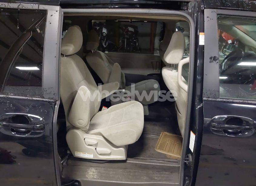 Photo 8 of 2017 Toyota Sienna LE 7 PASSENGER (VIN 5TDJZ3DC8HS177307)