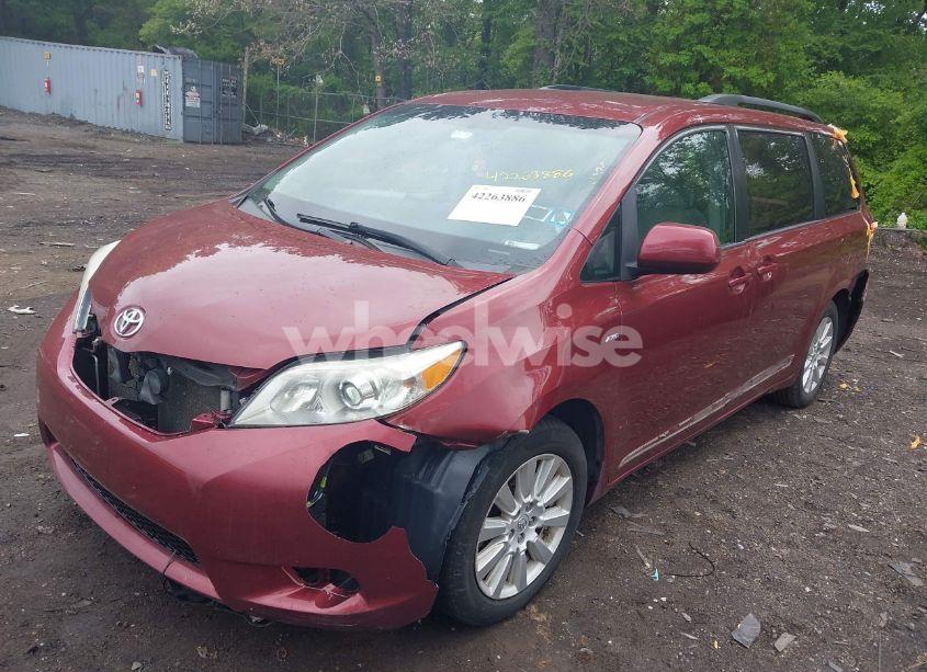 Photo 2 of 2017 Toyota Sienna LE 7 PASSENGER (VIN 5TDJZ3DC9HS164792)