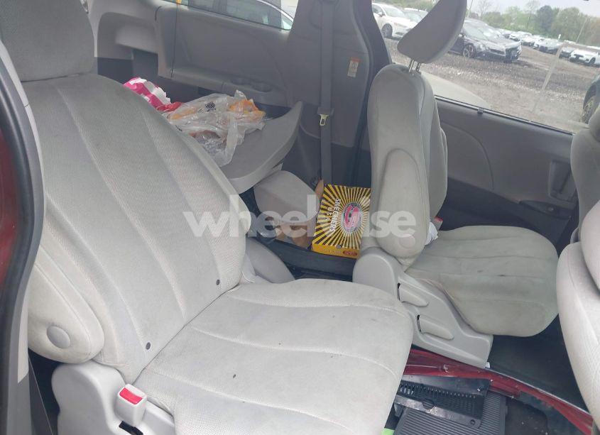 Photo 8 of 2017 Toyota Sienna LE 7 PASSENGER (VIN 5TDJZ3DC9HS164792)