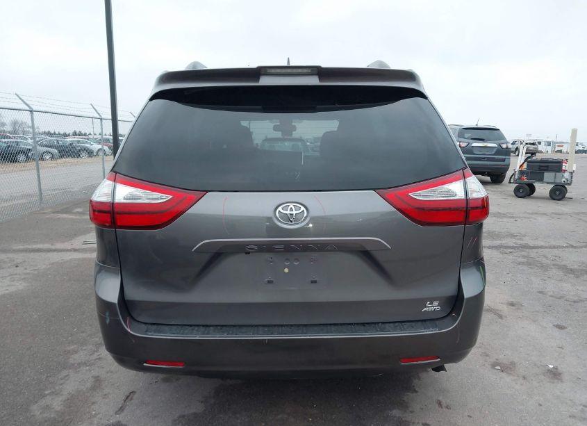 Photo 17 of 2018 Toyota Sienna LE 7 PASSENGER (VIN 5TDJZ3DCXJS189853)