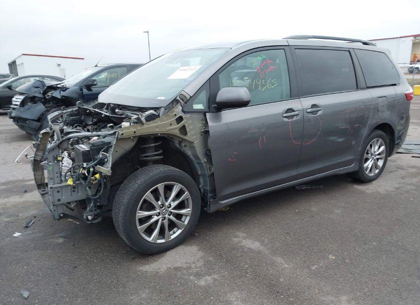 Photo 2 of 2018 Toyota Sienna LE 7 PASSENGER (VIN 5TDJZ3DCXJS189853)