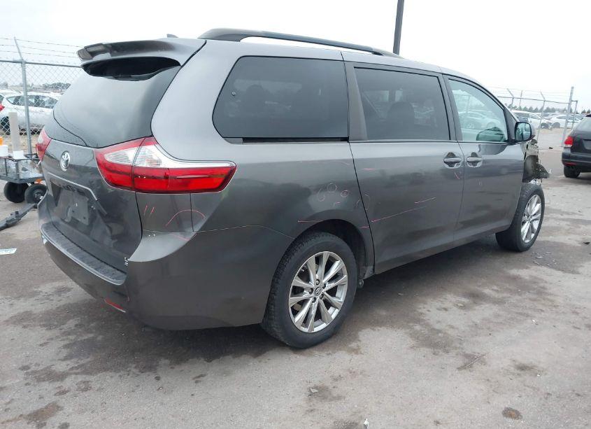 Photo 4 of 2018 Toyota Sienna LE 7 PASSENGER (VIN 5TDJZ3DCXJS189853)