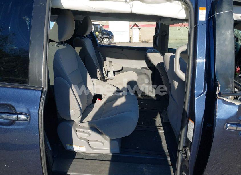 Photo 8 of 2020 Toyota Sienna LE (VIN 5TDJZ3DCXLS250685)