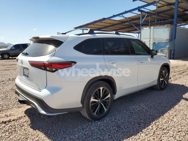 Photo 9 of 2022 TOYOTA HIGHLANDER XSE (VIN 5TDJZRAH2NS095247)