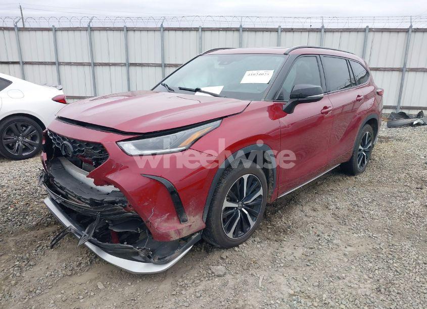 Photo 2 of 2021 Toyota Highlander XSE (VIN 5TDJZRAH9MS060364)