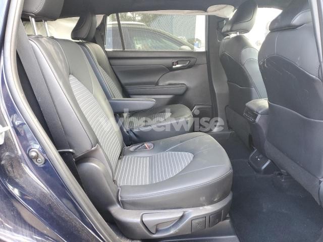 Photo 5 of 2021 TOYOTA HIGHLANDER XSE (VIN 5TDJZRBH2MS061662)