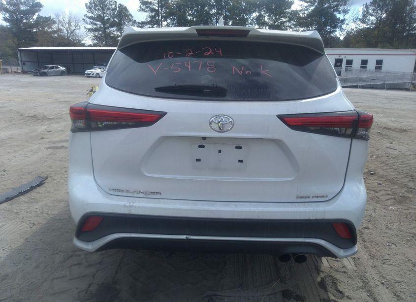 Photo 16 of 2022 Toyota Highlander XSE (VIN 5TDJZRBH2NS185478)