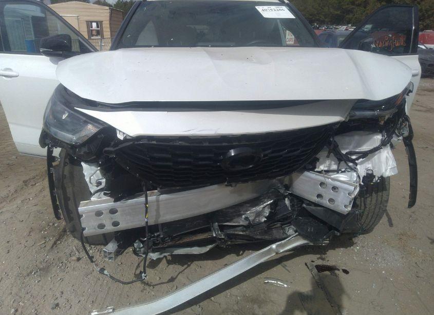 Photo 6 of 2022 Toyota Highlander XSE (VIN 5TDJZRBH2NS185478)