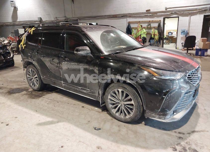 2022 Toyota Highlander XSE (VIN 5TDJZRBH2NS217359) main photo