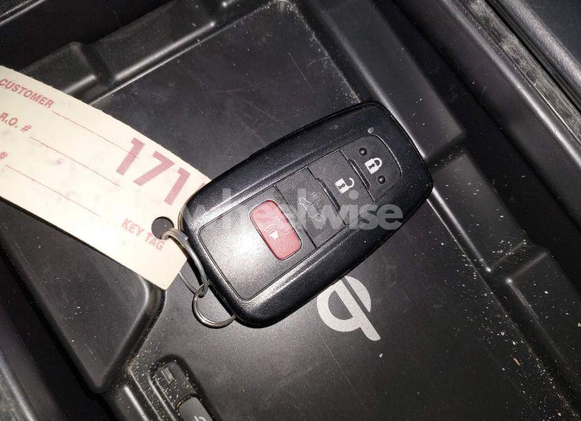 Photo 11 of 2022 Toyota Highlander XSE (VIN 5TDJZRBH2NS217359)