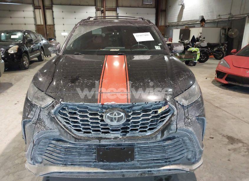 Photo 12 of 2022 Toyota Highlander XSE (VIN 5TDJZRBH2NS217359)