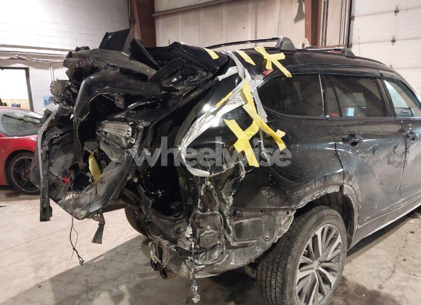 Photo 18 of 2022 Toyota Highlander XSE (VIN 5TDJZRBH2NS217359)