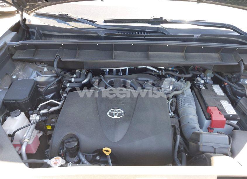 Photo 10 of 2022 Toyota Highlander XSE (VIN 5TDJZRBH3NS169290)