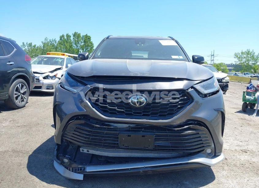 Photo 12 of 2022 Toyota Highlander XSE (VIN 5TDJZRBH3NS169290)