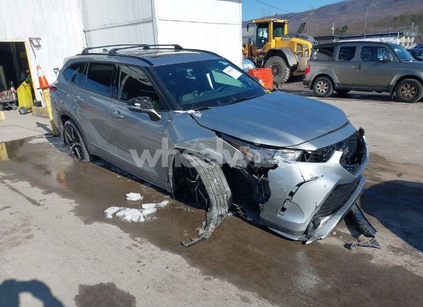 2021 Toyota Highlander XSE (VIN 5TDJZRBH4MS137835) main photo
