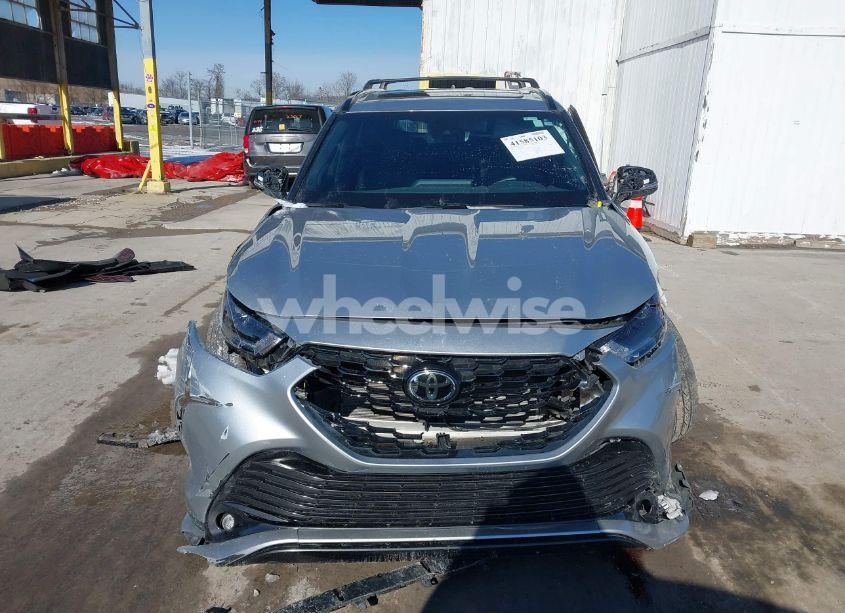 Photo 12 of 2021 Toyota Highlander XSE (VIN 5TDJZRBH4MS137835)